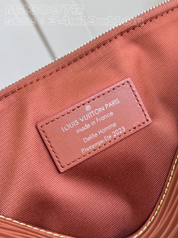 Louis Vuitton Montsouris Messenger