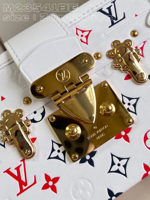 Louis Vuitton Petite Malle