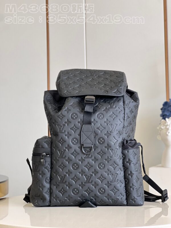 Louis Vuitton Trekking