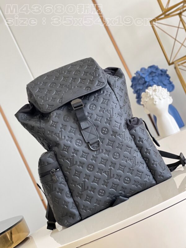 Louis Vuitton Trekking