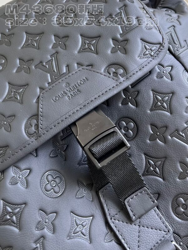 Louis Vuitton Trekking