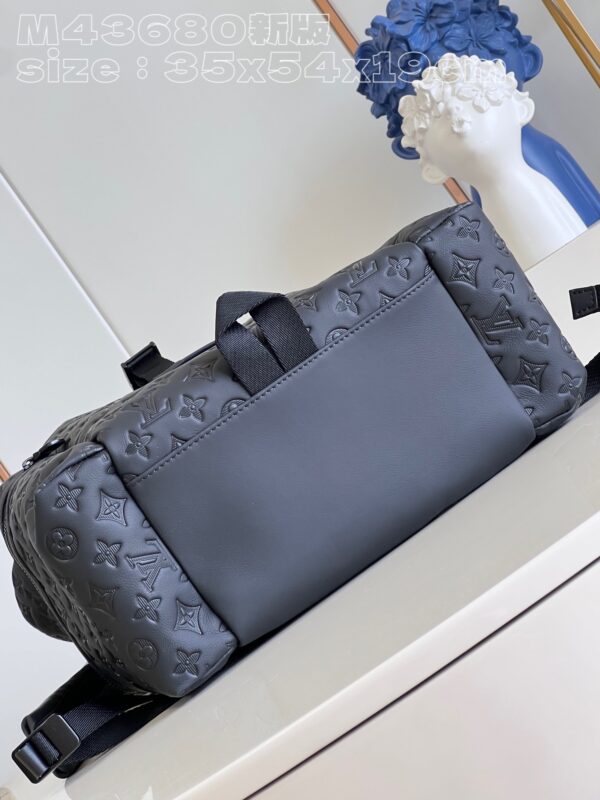 Louis Vuitton Trekking