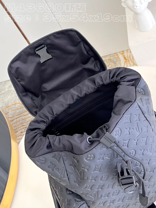 Louis Vuitton Trekking