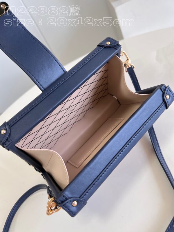 Louis Vuitton Petite Malle