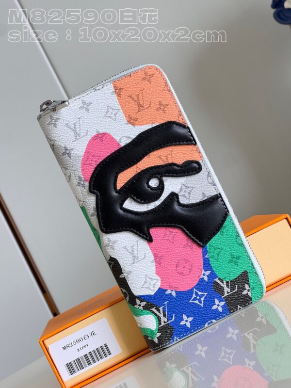 Louis Vuitton Zippy Vertical Wallet