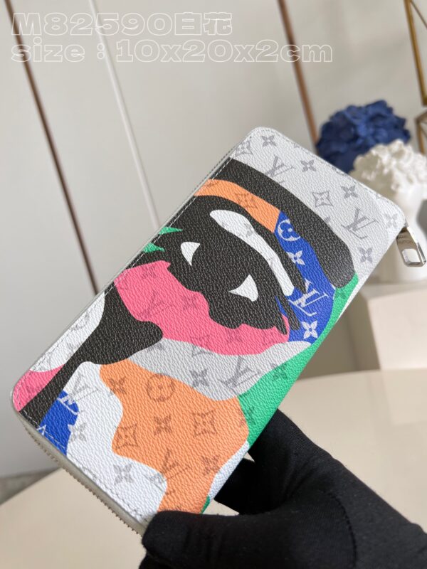 Louis Vuitton Zippy Vertical Wallet