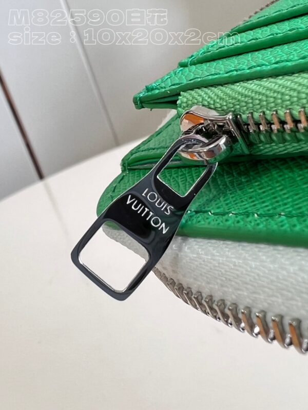 Louis Vuitton Zippy Vertical Wallet