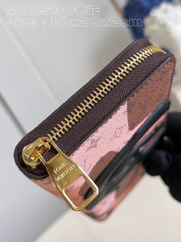 Louis Vuitton Zippy Vertical Wallet