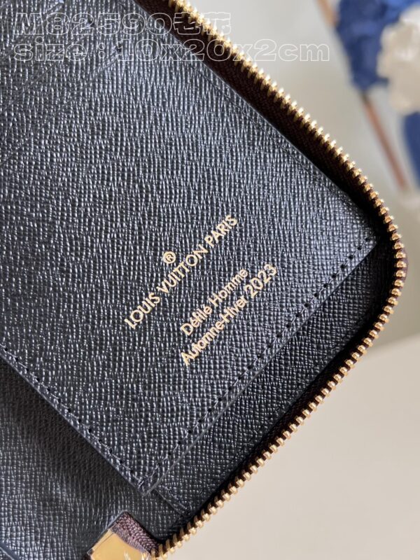 Louis Vuitton Zippy Vertical Wallet
