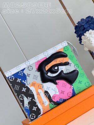 Louis Vuitton Pochette Voyage