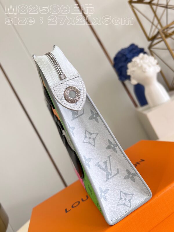 Louis Vuitton Pochette Voyage