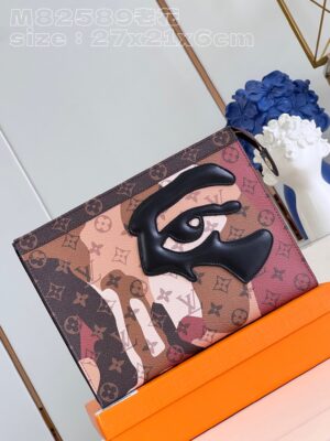 Louis Vuitton Pochette Voyage
