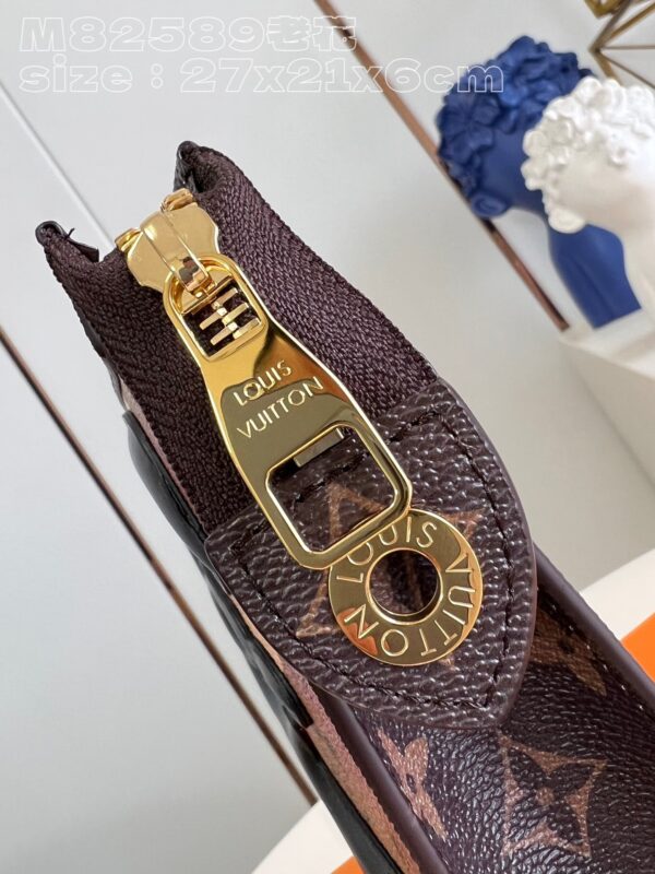 Louis Vuitton Pochette Voyage