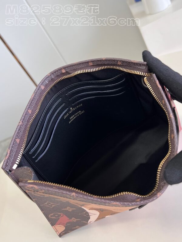 Louis Vuitton Pochette Voyage