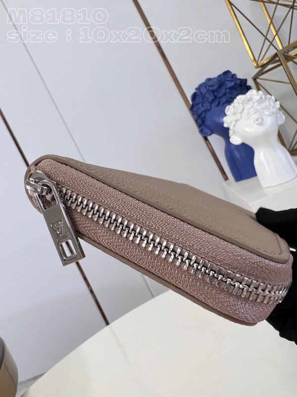 Louis Vuitton Zippy Wallet