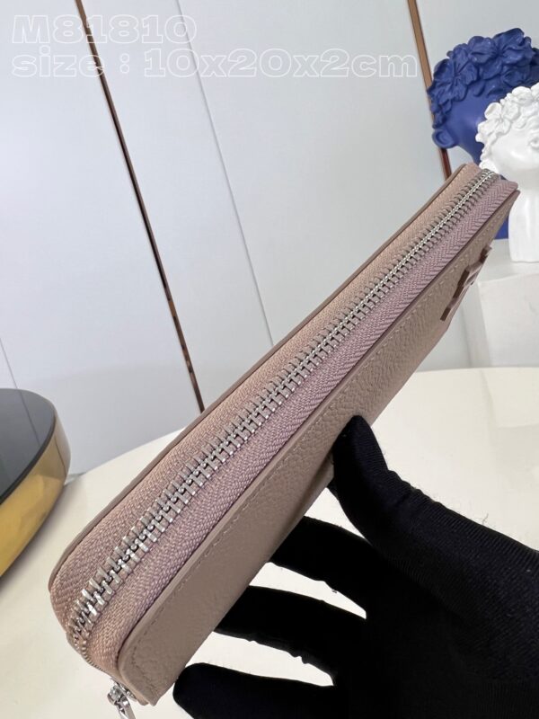 Louis Vuitton Zippy Wallet