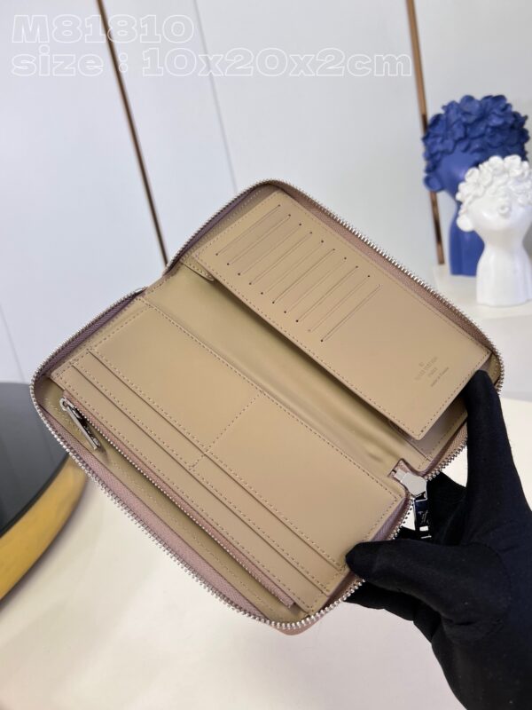 Louis Vuitton Zippy Wallet