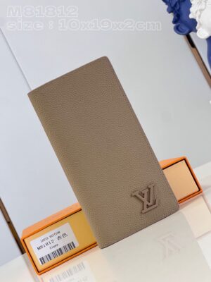 Louis Vuitton Aerogram Brazza Wallet