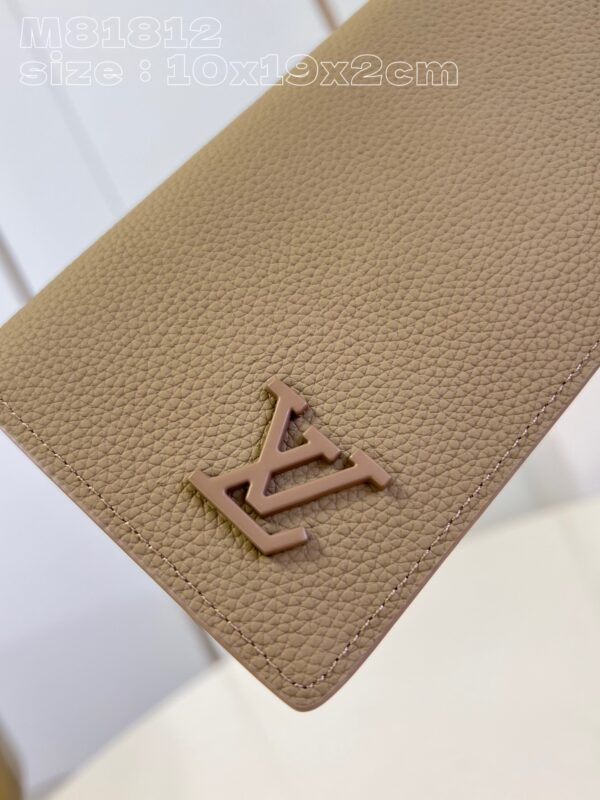 Louis Vuitton Aerogram Brazza Wallet