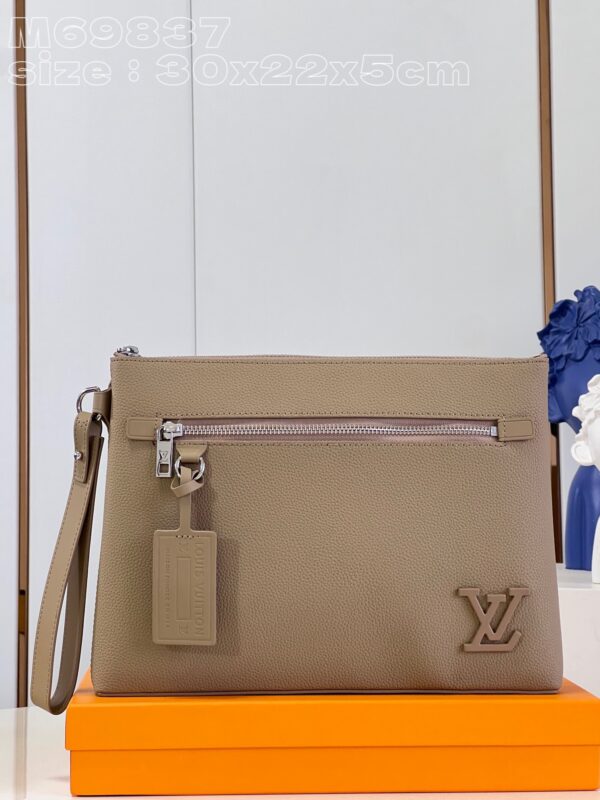 Louis Vuitton Takeoff Pouch