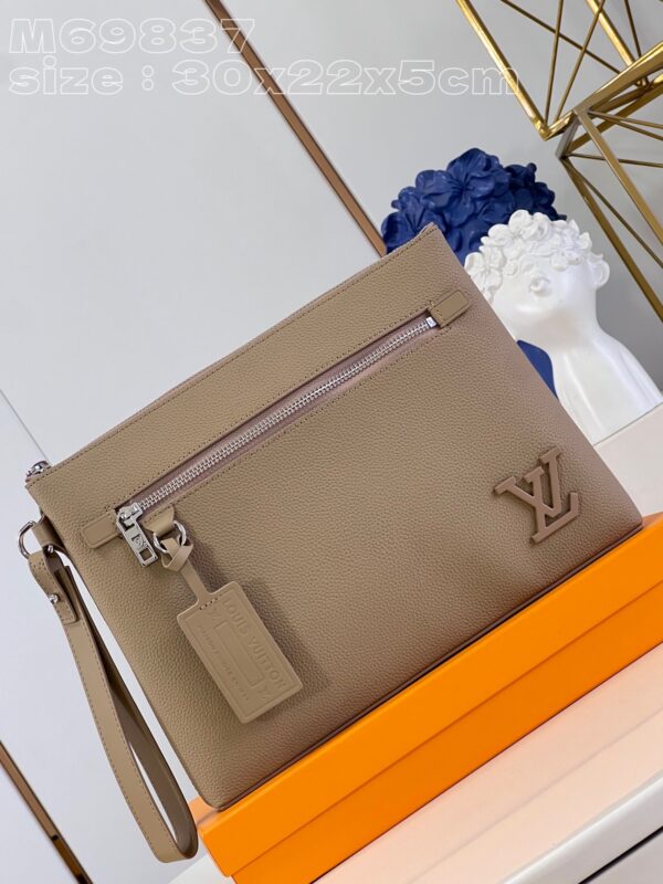 Louis Vuitton Takeoff Pouch