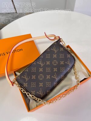Louis Vuitton Pochette Accessoires