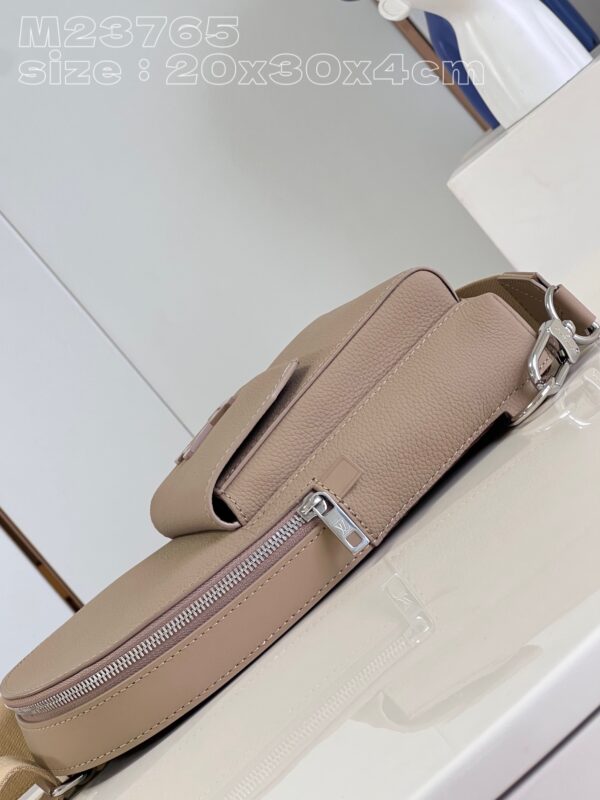 Louis Vuitton Pilot Slingbag