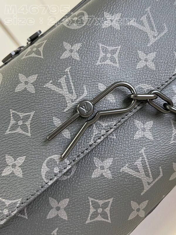 Louis Vuitton Steamer Messenger