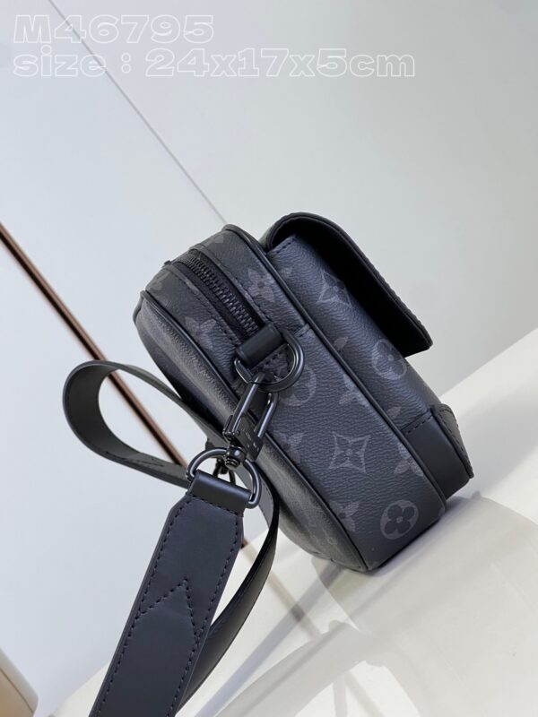 Louis Vuitton Steamer Messenger