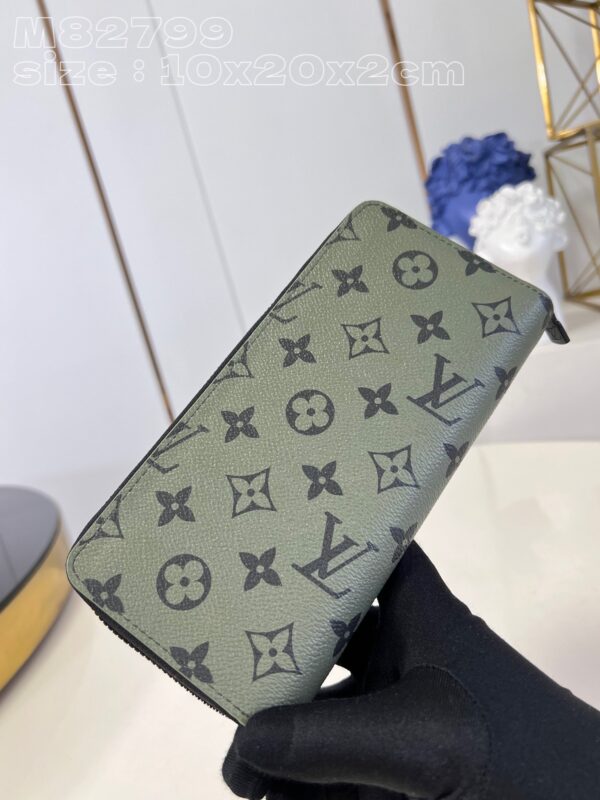 Louis Vuitton Zippy Wallet