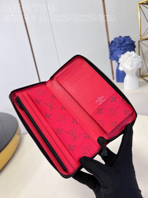 Louis Vuitton Zippy Wallet
