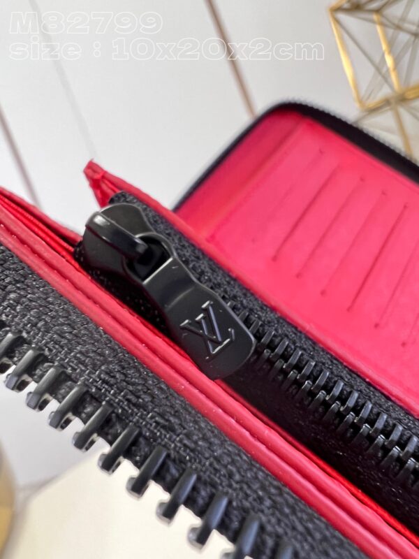 Louis Vuitton Zippy Wallet