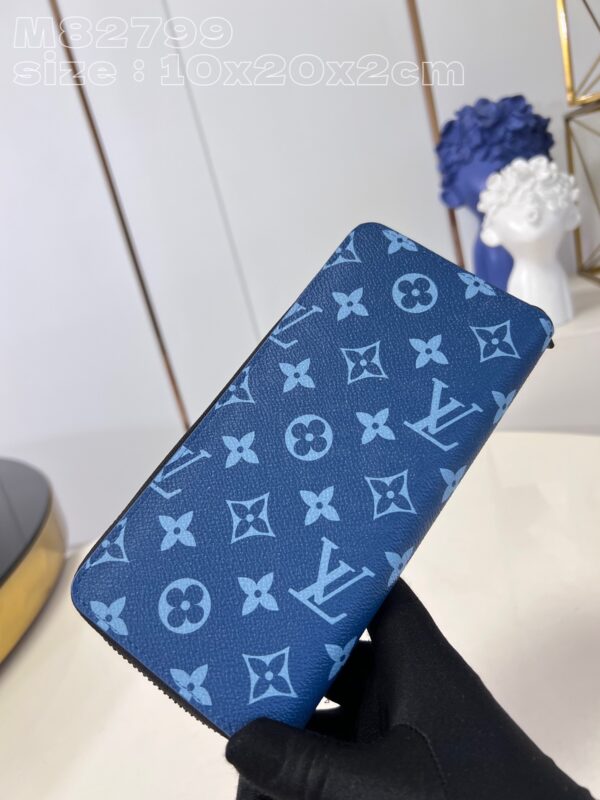 Louis Vuitton Zippy Wallet