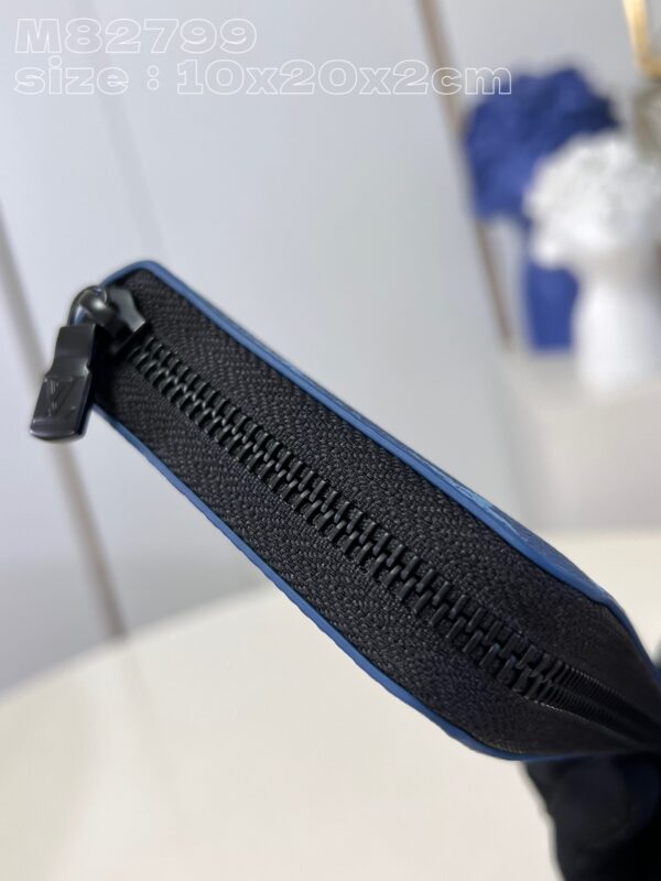 Louis Vuitton Zippy Wallet