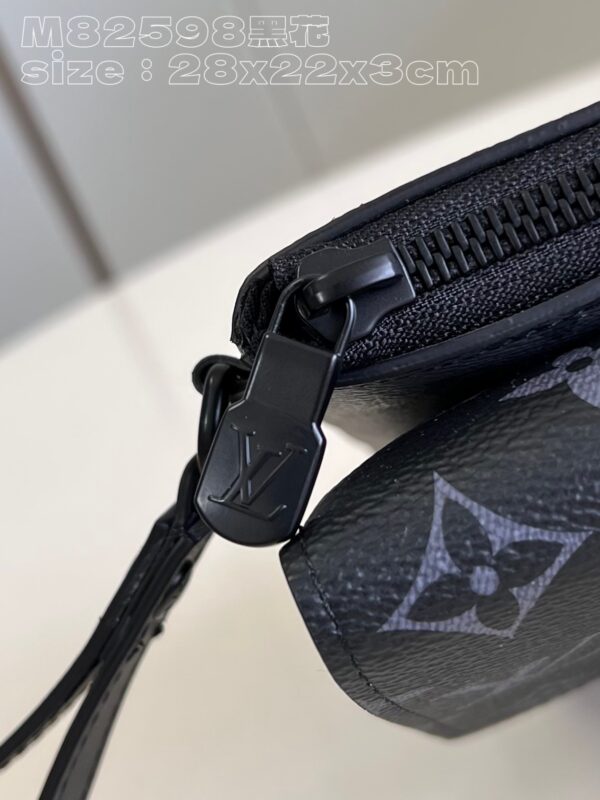 Louis Vuitton Pochette S-Lock