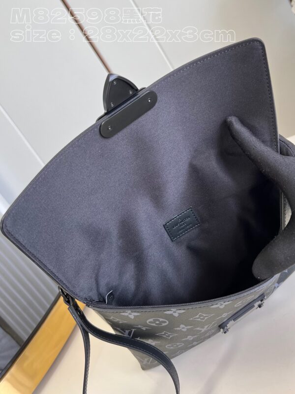 Louis Vuitton Pochette S-Lock