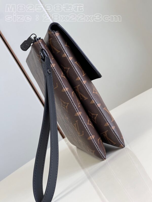 Louis Vuitton Pochette S-Lock