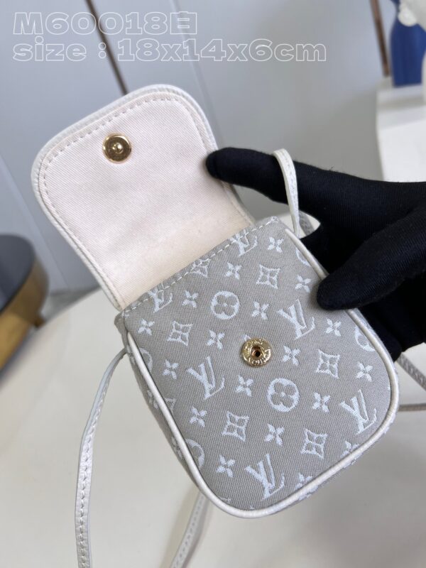 Louis Vuitton Pochette Cancun Pouch