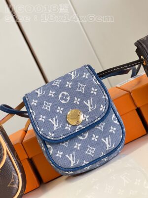 Louis Vuitton Pochette Cancun Pouch