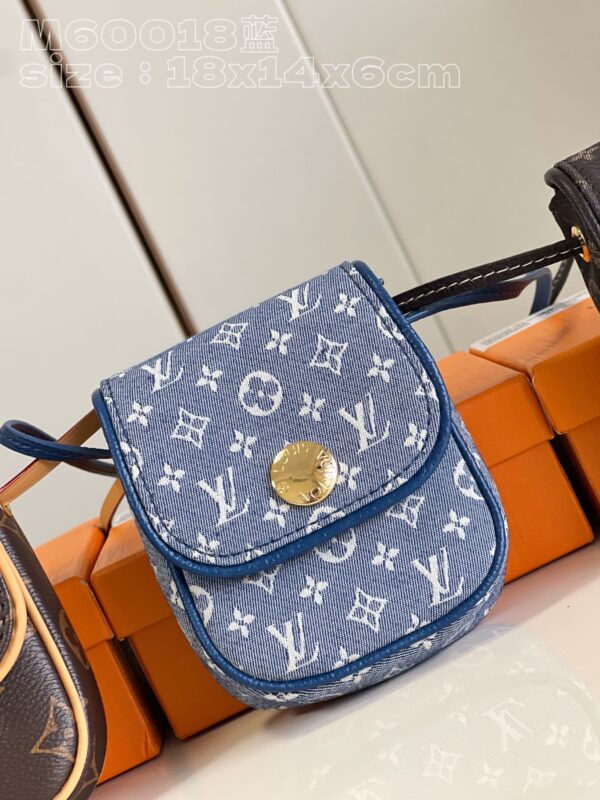 Louis Vuitton Pochette Cancun Pouch