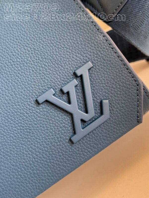 Louis Vuitton Takeoff Messenger