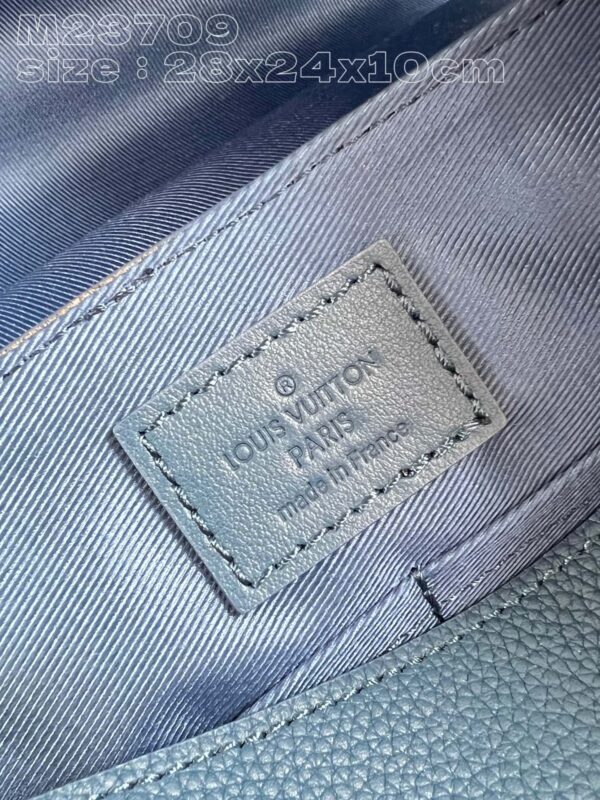 Louis Vuitton Takeoff Messenger