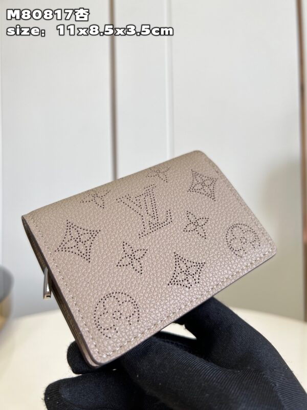 Louis Vuitton Cléa Wallet