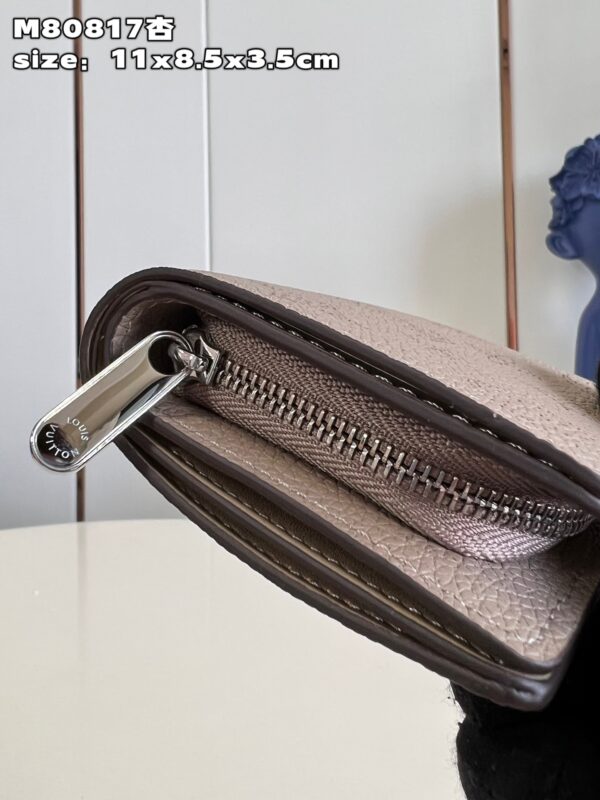 Louis Vuitton Cléa Wallet