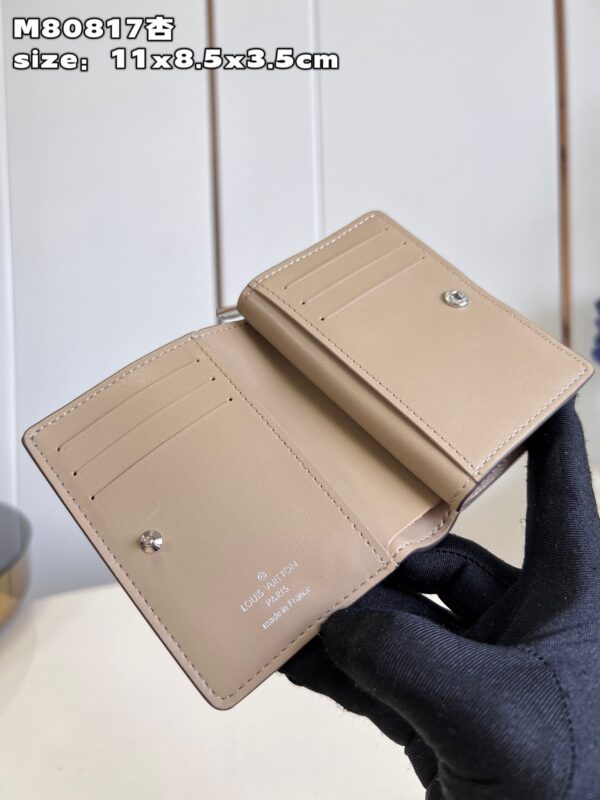 Louis Vuitton Cléa Wallet