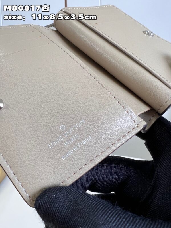 Louis Vuitton Cléa Wallet