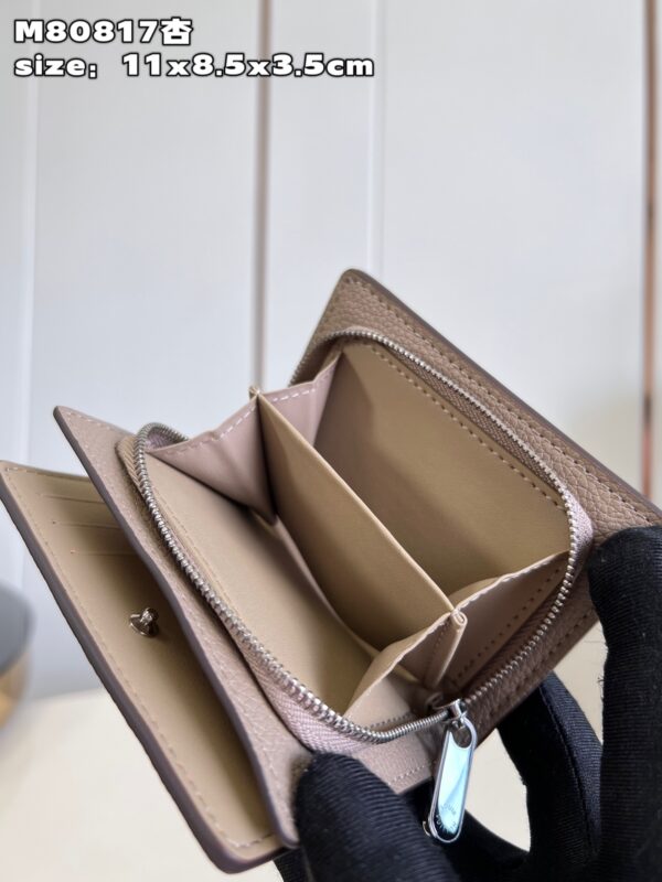 Louis Vuitton Cléa Wallet