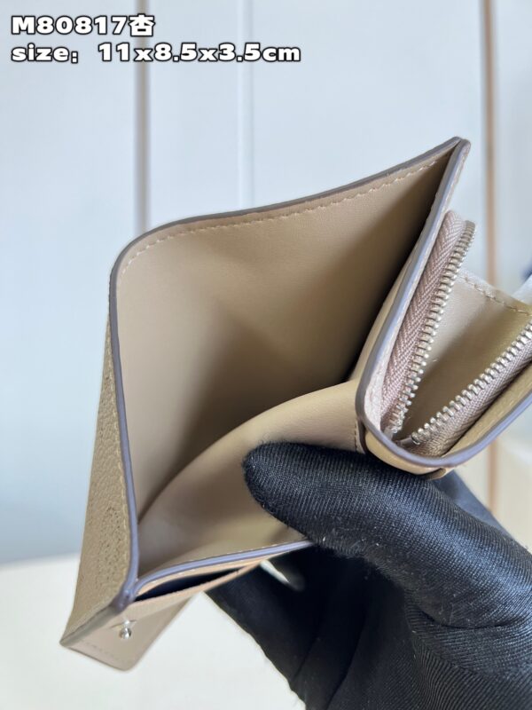 Louis Vuitton Cléa Wallet
