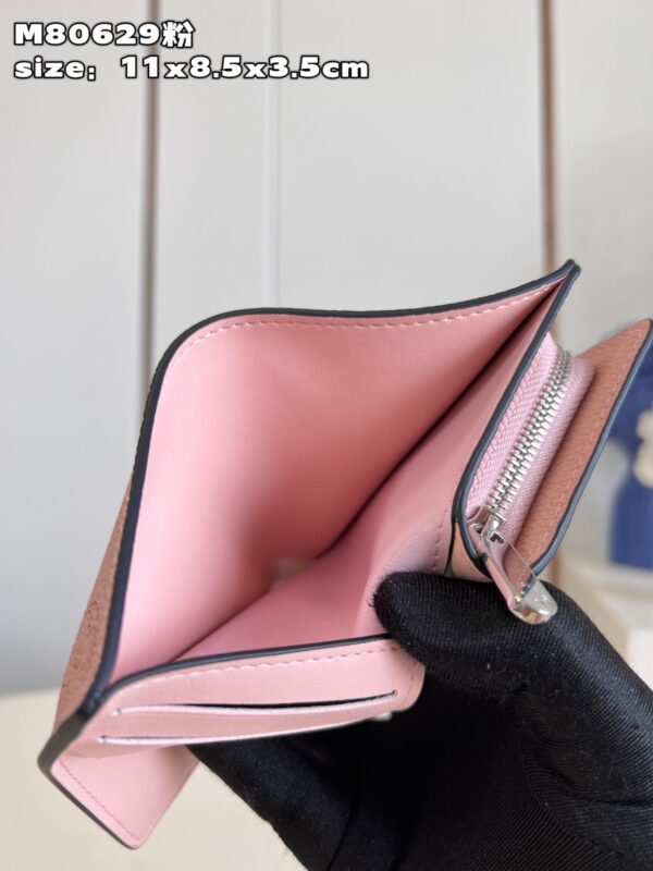 Louis Vuitton Cléa Wallet