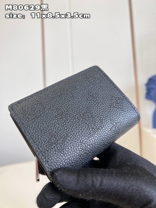 Louis Vuitton Cléa Wallet